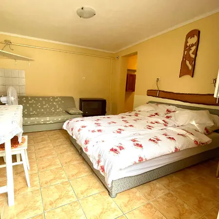 Da-vi Apartmanhaz *