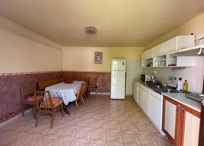 Da-vi Apartmanhaz *